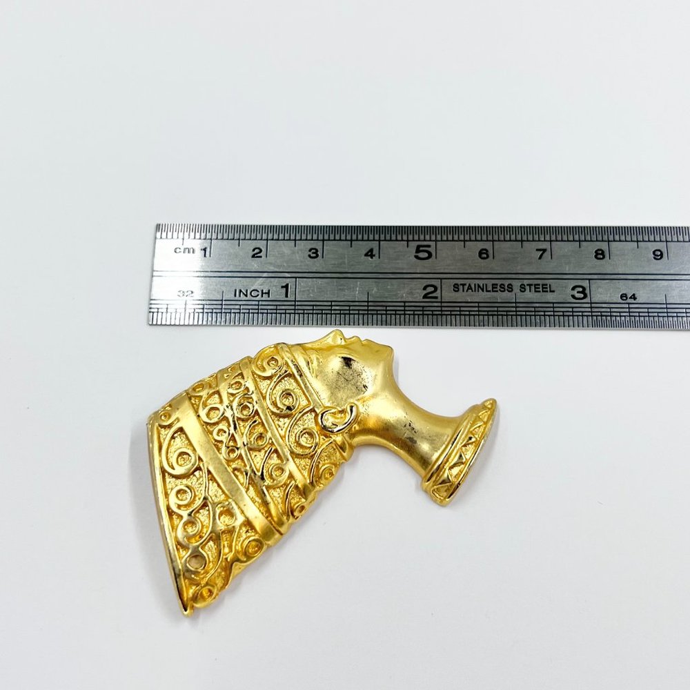 Beautiful Nefertiti Bust Bright Gold Tone Brooch Pin - Picture 4 of 7